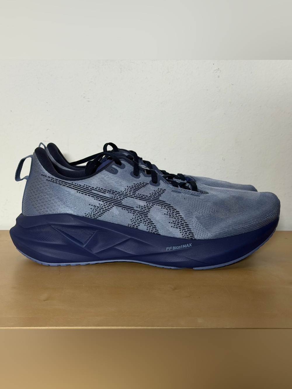 ASICS Novablast 5 Denim Blue Midnight Sneakers 1011C039-400 Men's Size 12.5